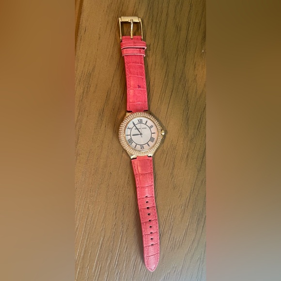 Michael Kors Camille
Women's Watch, Pink Leather Strap Gold & Crystal Bezel EUC - Picture 8 of 16